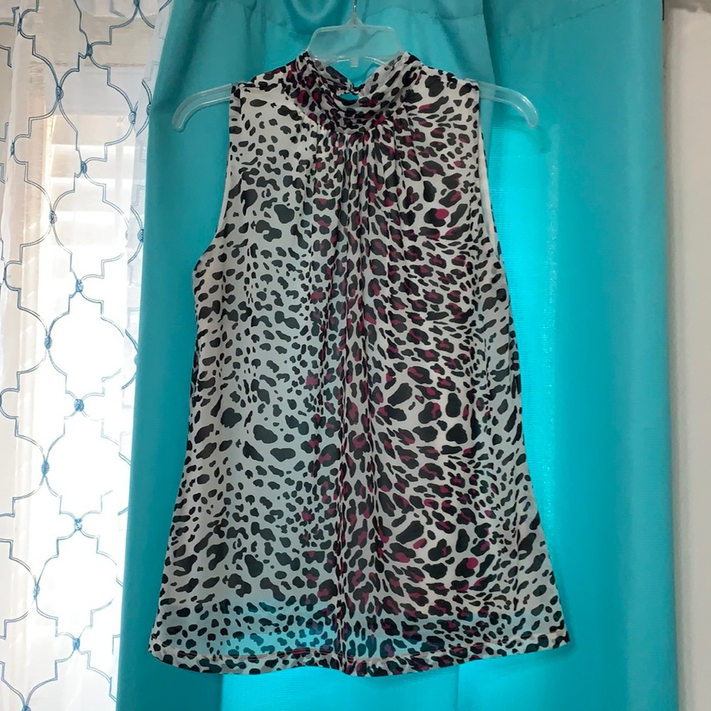 Sleeveless blouse